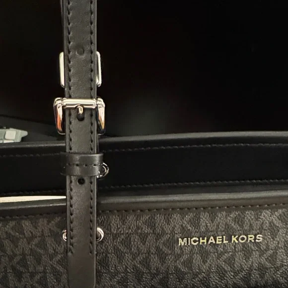 Michael Kors Winston Dark Gray Signature Pocket Tote - Picture 7 of 8